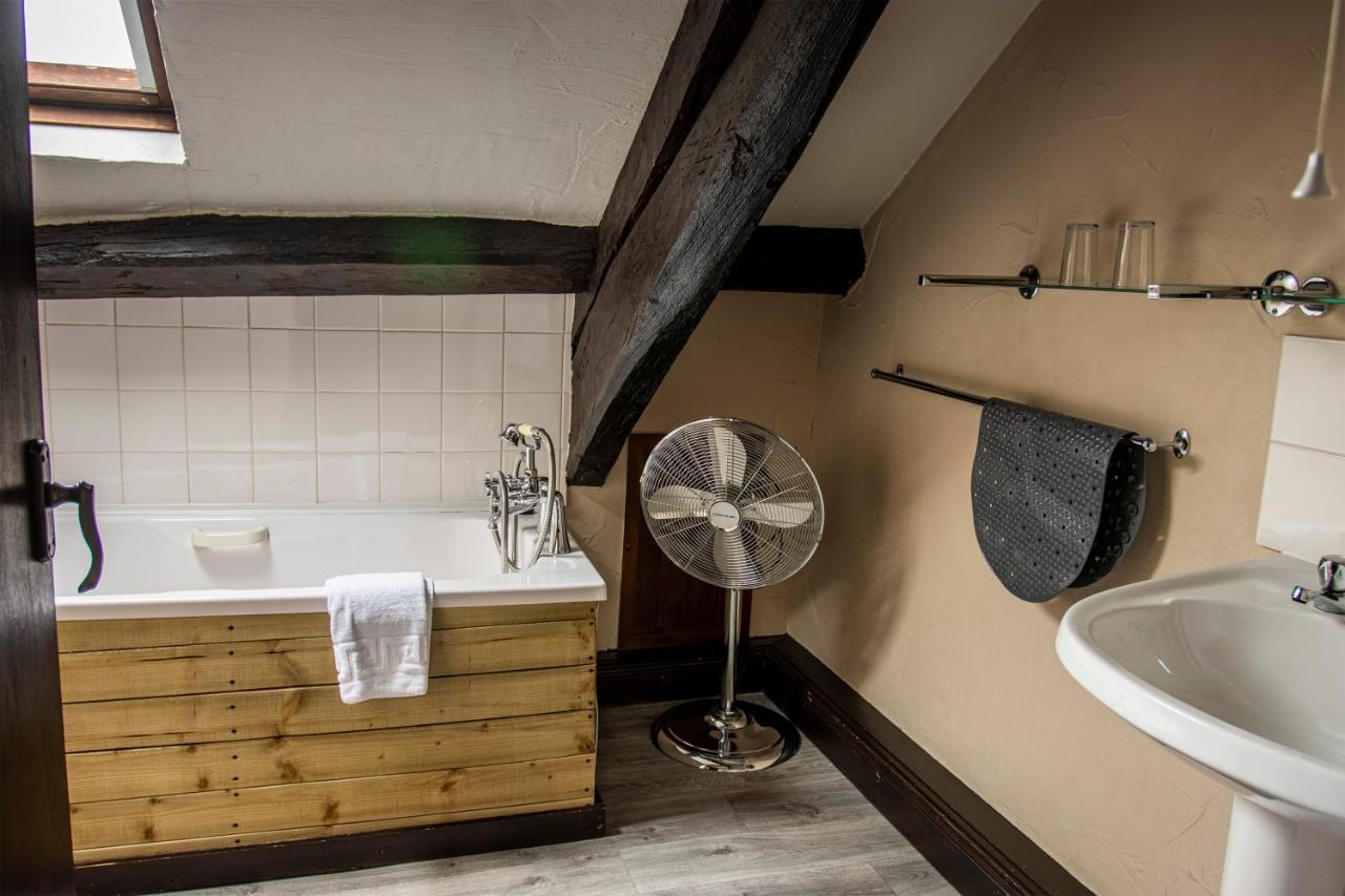 White Hart Inn Bouth Zewnętrze zdjęcie